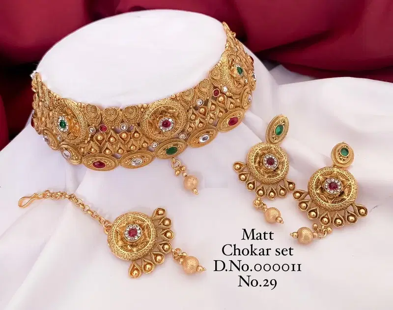 Matte Gold Chokar Set Earning With Mag Tikka Catalog
